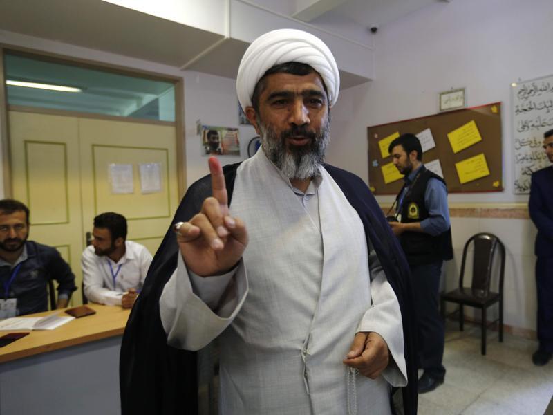 Iran Moderates Eye More Gains In Run-off Parliamentary Election | World ...