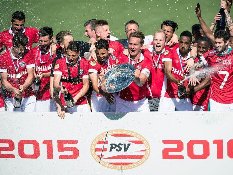 Psv Eindhoven Pip Ajax To Win 23rd Dutch League Eredivisie Title Football News Hindustan Times