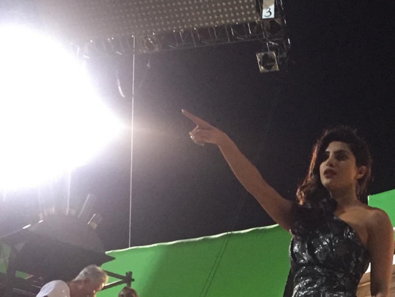 800px x 602px - Priyanka Chopra wraps Baywatch, bids cast and crew farewell, in pics |  Hollywood - Hindustan Times