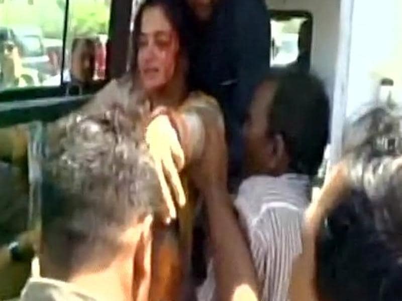 800px x 600px - Video | BJP MP Poonamben Maadam falls into drain in Jamnagar | Latest News  India - Hindustan Times