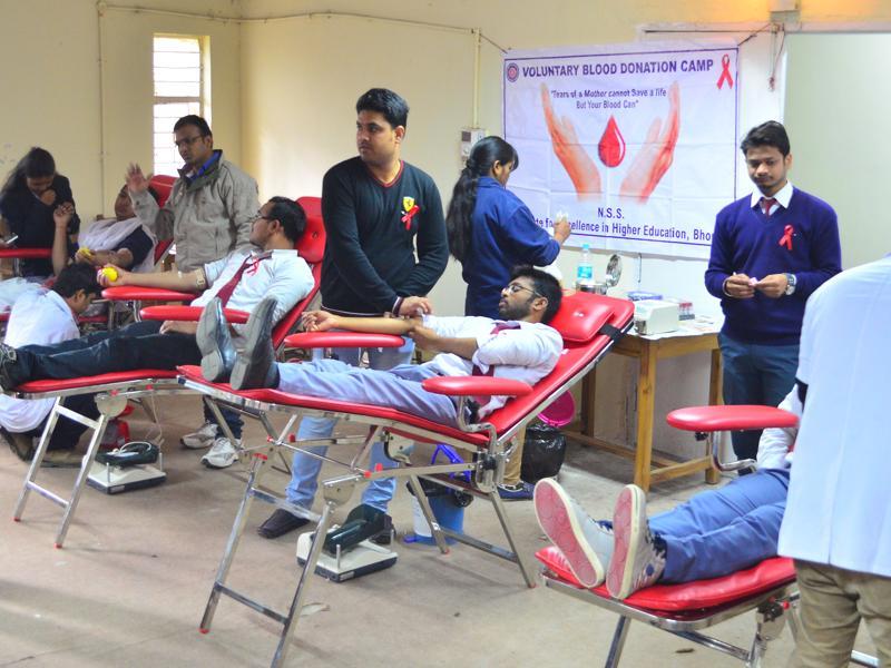 Youngsters lead the way in blood donation in Bhopal Hindustan Times