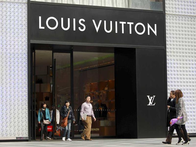 Shopping at Louis Vuitton India, Chanel, Delhi Vlog