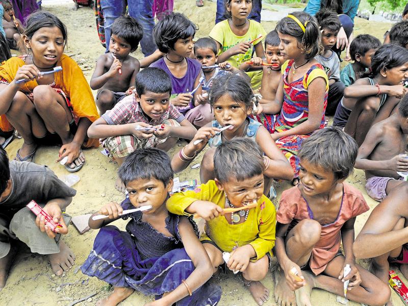 Students impart lessons in hygiene to slum kids in Gurgaon Hindustan