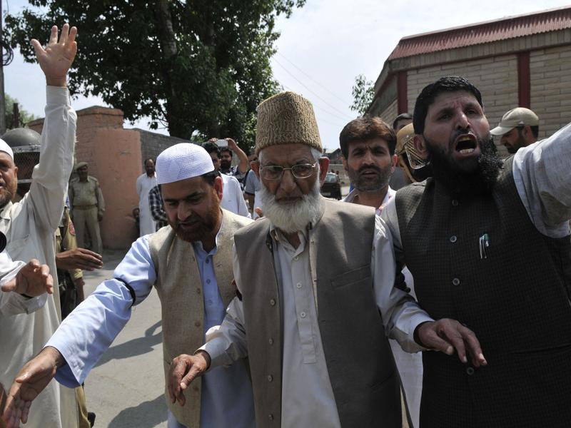 35 dead in Kashmir violence, Syed Geelani detained in Srinagar | Latest ...