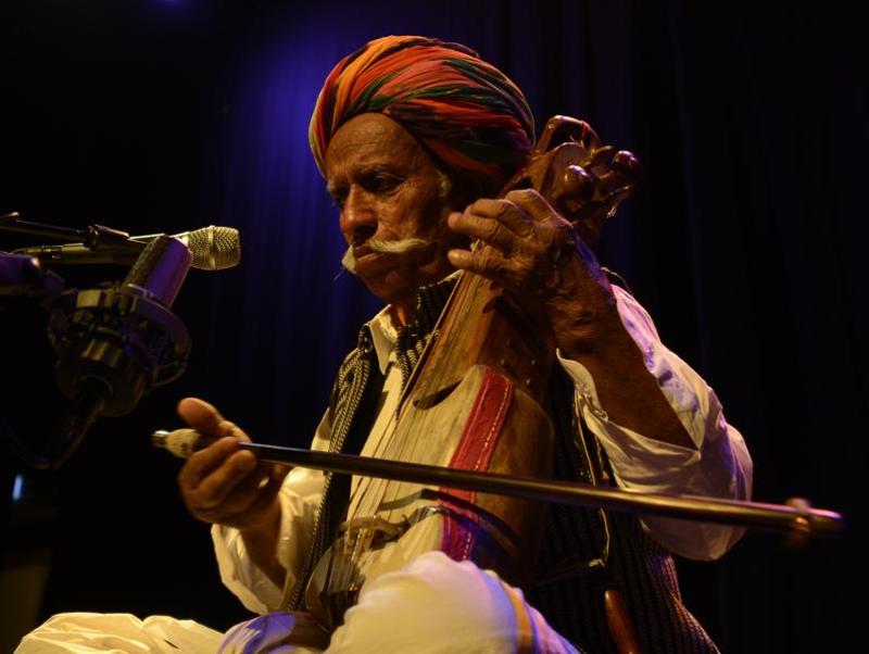 Rajasthani folk music Praising Krishna to the tune of Sindhi sarangi