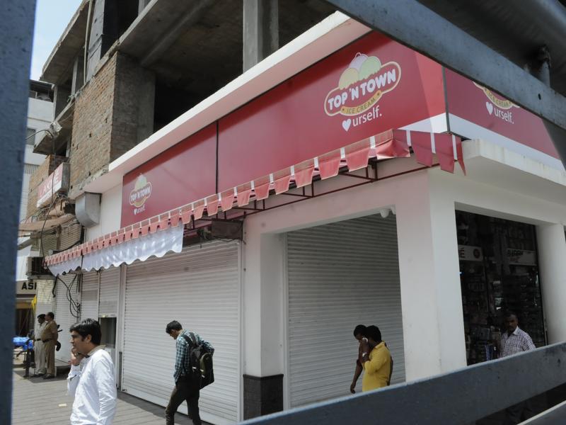 IT raids at 18 properties of ice cream major in Bhopal, Durg