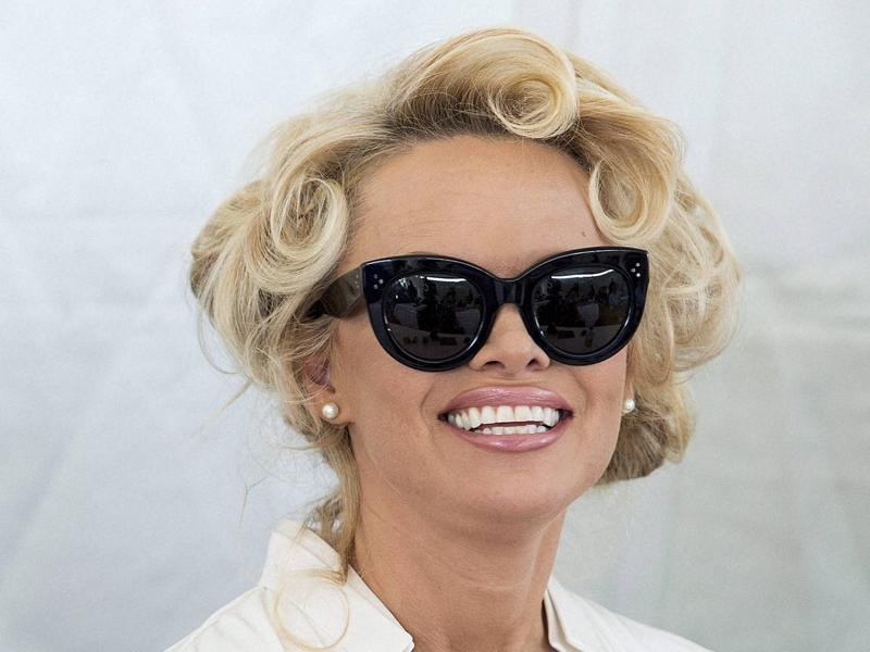 Reseal Me - This is a public hazard of unprecedented seriousness: Pamela Anderson on  porn - Hindustan Times