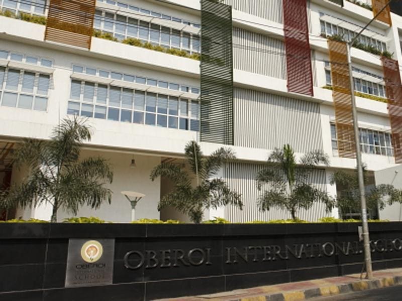 Oberoi International School Logo