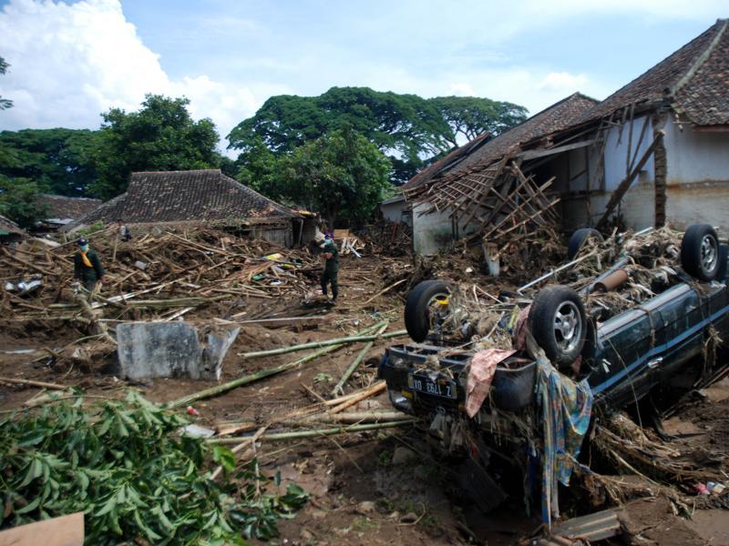 26 Dead, 19 Missing In Indonesian Landslides, Floods: Officials | World ...