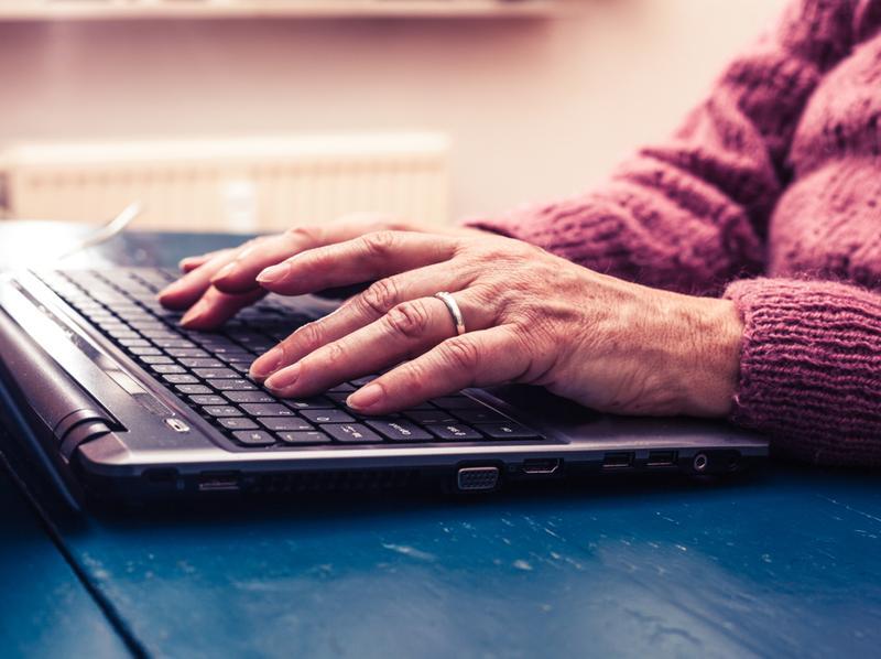 People’s way of typing on a computer keyboard may help treat Parkinson
