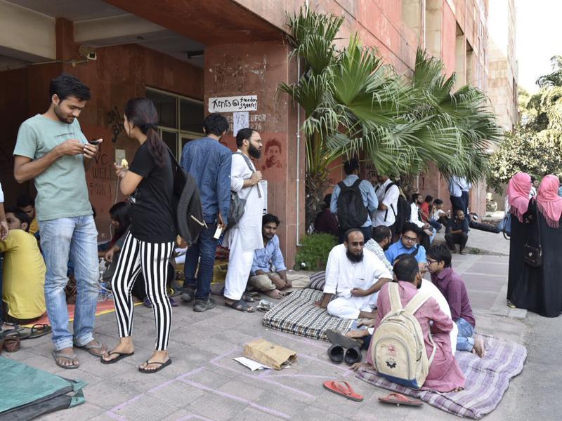 JNU tense, Rajnath asks Delhi cops to set up team to find missing student