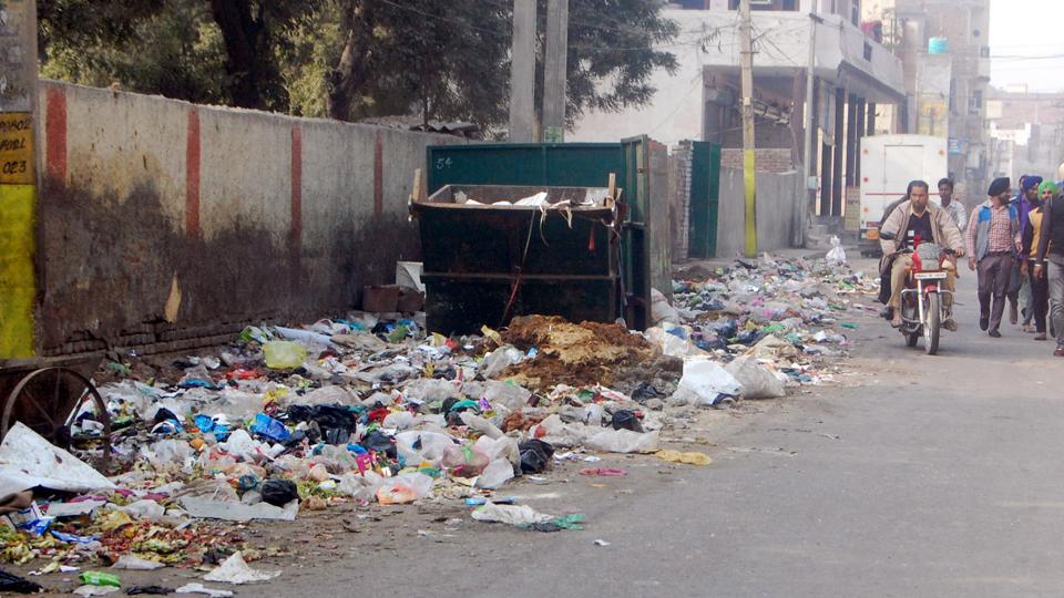 Door-to-door garbage collection hit as safai workers continue strike ...