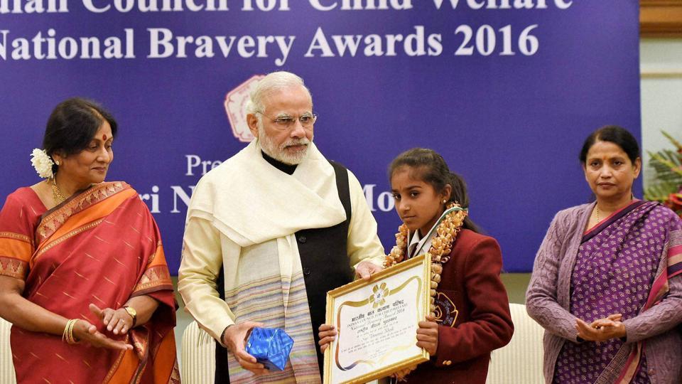 pm-modi-felicitates-25-children-with-bravery-awards-latest-news-india