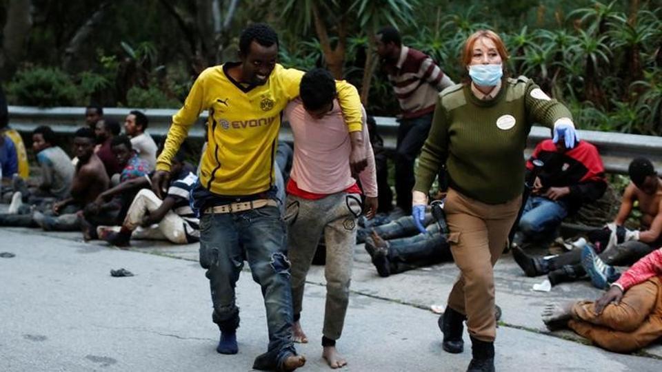 Hundreds Of African Migrants Cross Into Spain S Ceuta In Second Wave In 3 Days Hindustan Times