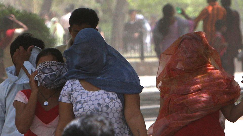 Delhi weather Strong wind to continue but no drop in temperature Latest News Delhi