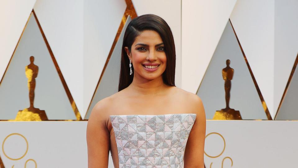 Priyanka Chopra’s Oscar dress triggers a joke flood on social media