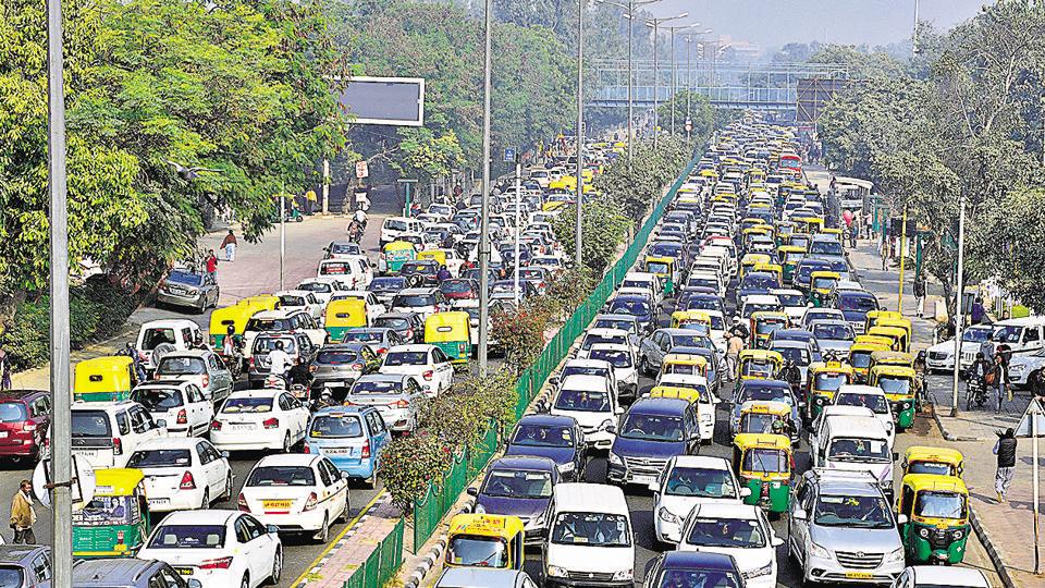 Traffic jam traffic congestion разница. Эссе по теме "what can we do to reduce traffic in our city". Перекресток в дели. Reduce traffic. Freeway traffic jam.