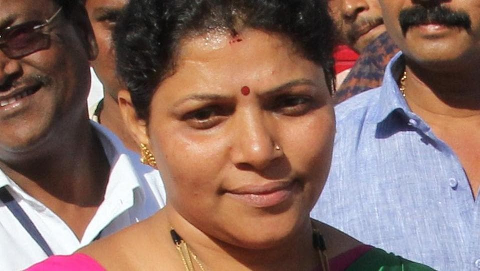 Shiv Sena S Meenakshi Shinde Elected Thane Mayor Hindustan Times All of them contained some sort of message promising death. meenakshi shinde elected thane mayor