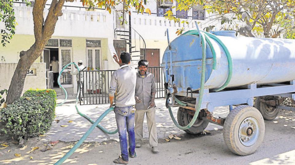 Gurgaon Erratic water supply worries residents of Sector 21, 22, 23
