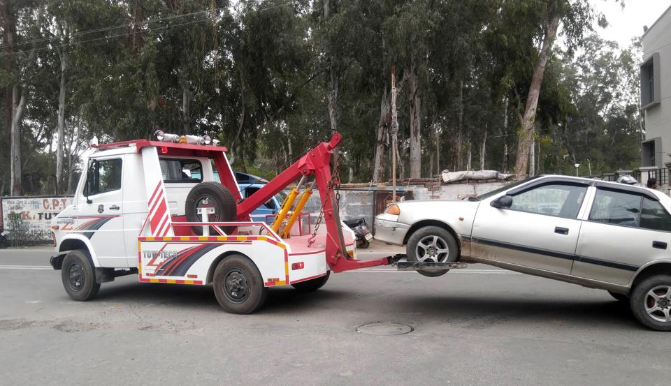 Offenders In Ludhiana Forced To Pay More If Vehicles Towed Away By Private Vans Hindustan Times