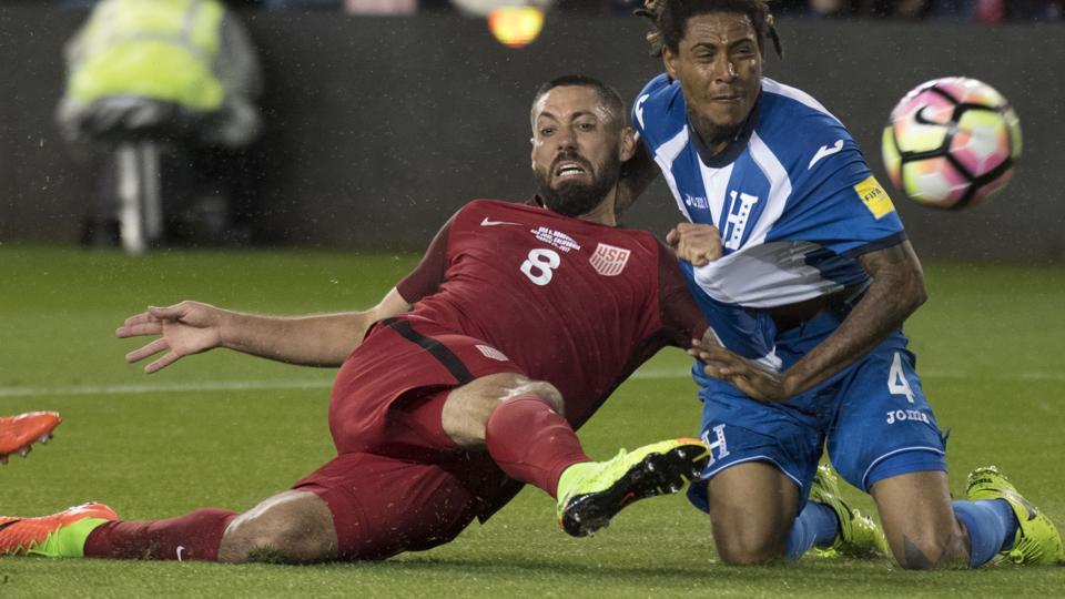 Clint Dempsey returns to USMNT with hat trick