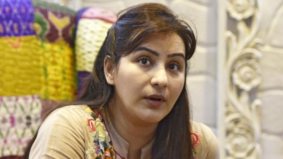 Shilpa Shinde On Sexual Harassment Charges Sanjay Ji Touched Me On The Pretext Of Taking A Photo Hindustan Times Her father is died in 2013, was a judge in high court. shilpa shinde on sexual harassment