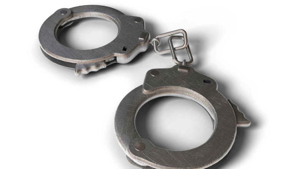 48-year-old held for selling fake ayurvedic medicine worth ₹2.8 lakh |  Mumbai news - Hindustan Times