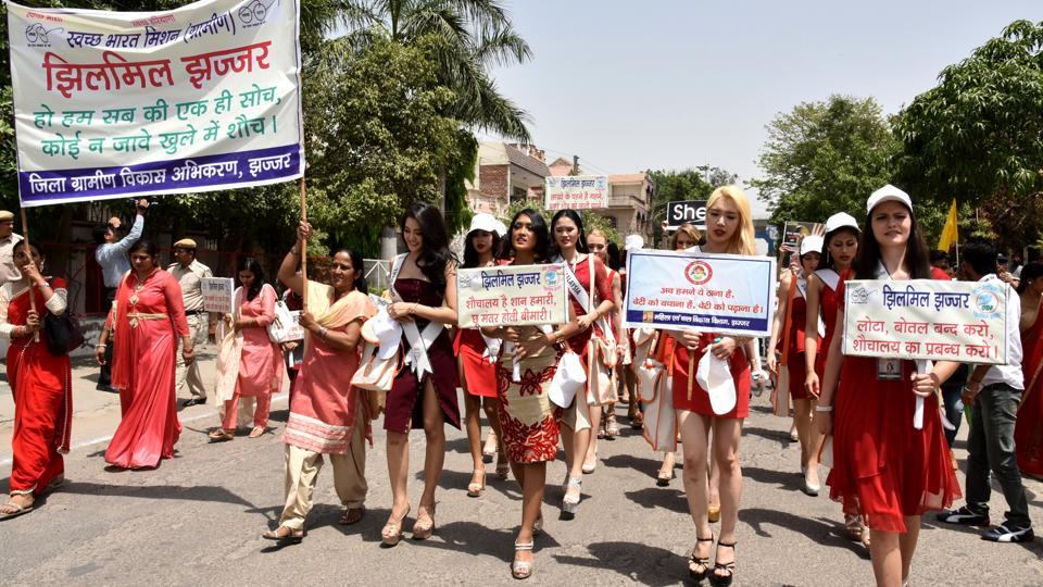 Showstopper In Haryana 34 Supermodels Walk The Streets Of Jhajjar For Women S Cause Hindustan Times Haryana news in hindi ( समाचार) : showstopper in haryana 34 supermodels