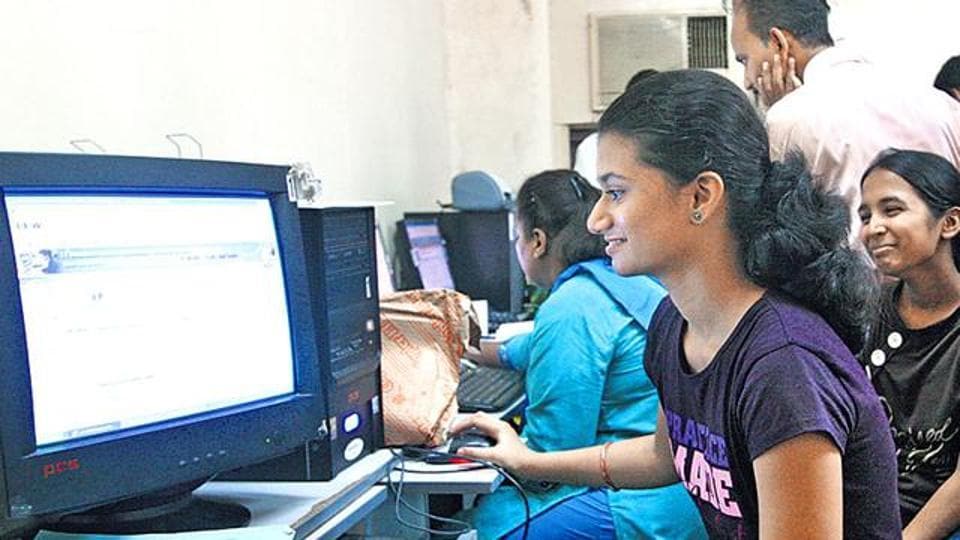 No extra fee if students want to switch to another junior college Maha