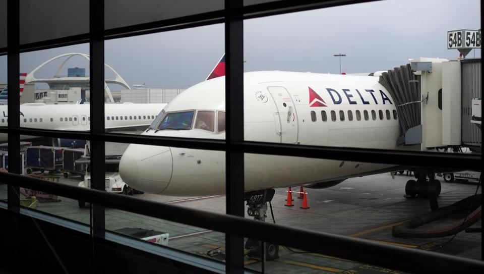 Family says booted off Delta flight over child’s seat, airlines apologises World News