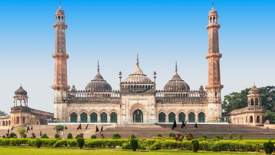 An indepth virtual tour: Book review of Lucknow, The City of 