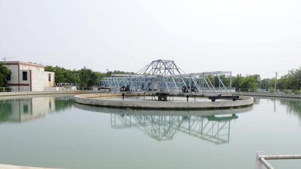 Check illegal supply of potable water from Gurgaon boosting stations, DC tells Huda Hindustan