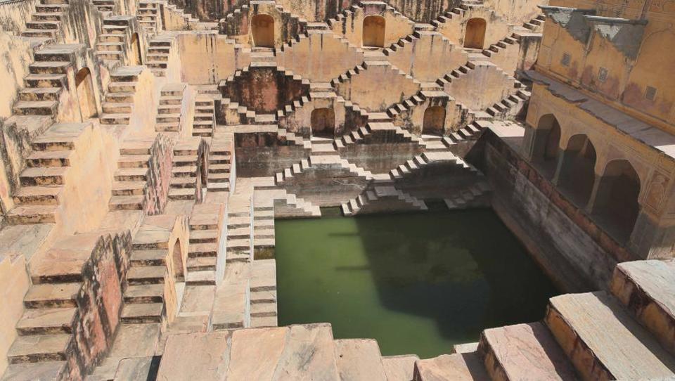 Photos Jaipur S Community Water Kiosks Face Irrelevance Hindustan Times Ermano esa gente es peligrosa primero por k estan piyaos y segundo por k las drogas los acen impredecibles, y retrasado kon kuchillo nunca acaba bien. water kiosks face irrelevance