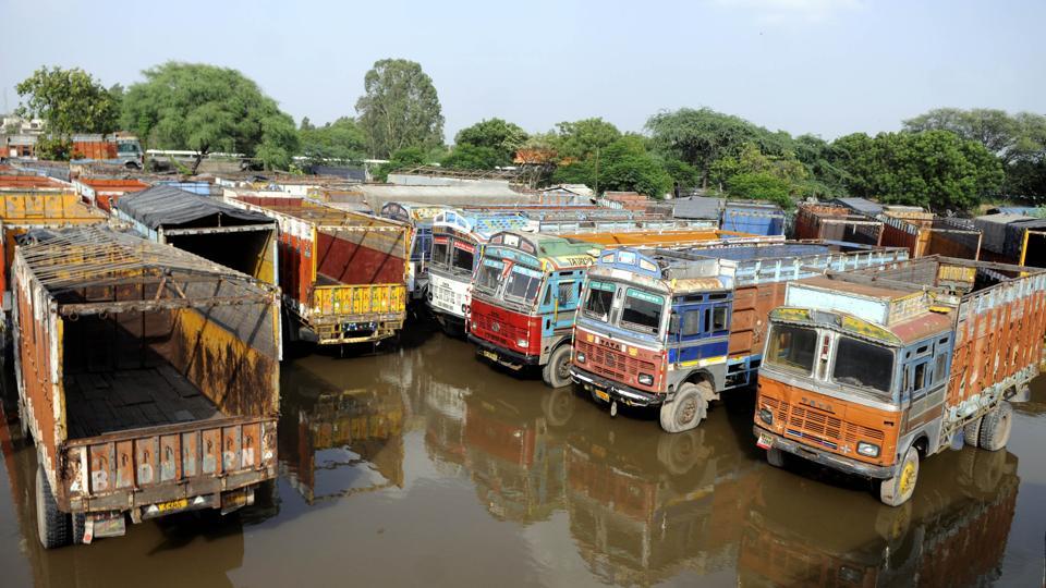 93,000 Trucks Stay Off Roads, Demand Roll Back Of Punjab Govt’s Move To ...