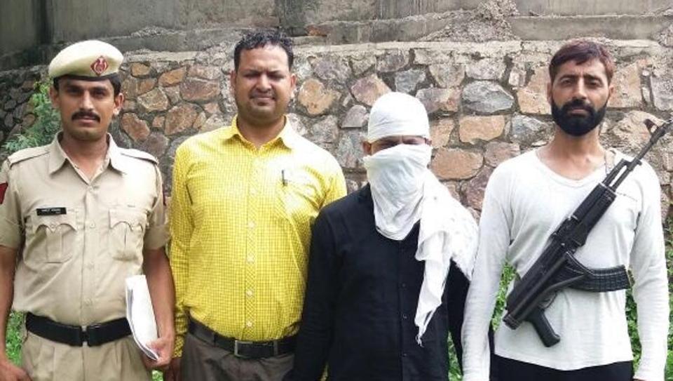 Gurgaon: ‘Aloo gang’ member held with illegal arms in Rewari ...