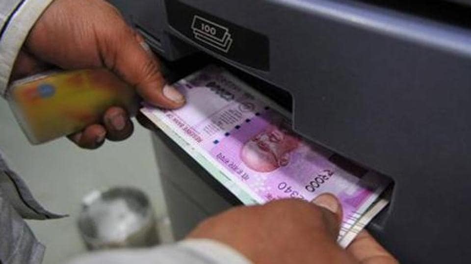 RBI stops printing Rs 2000 notes, focus turns to Rs 200 notes ...