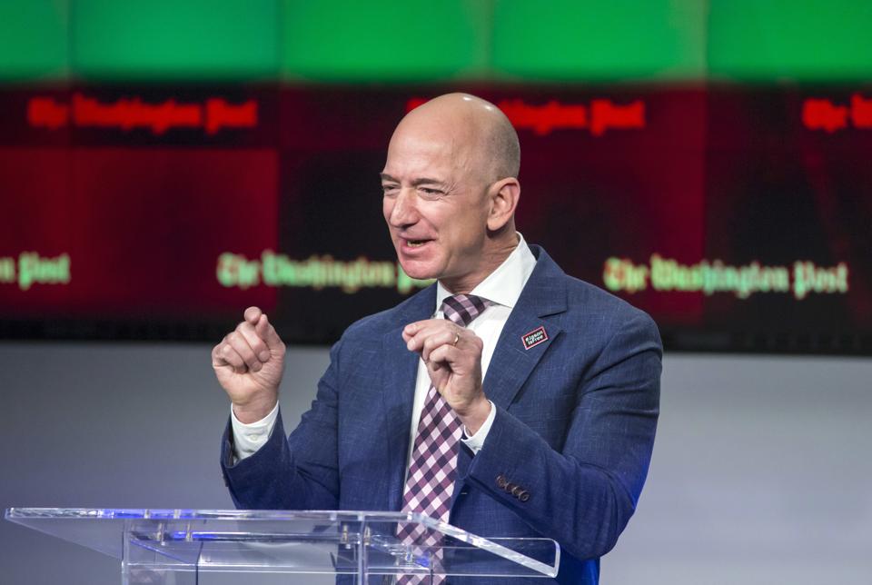 Amazon Ceo Jeff Bezos Briefly Overtakes Bill Gates As Worlds Richest Man Forbes Hindustan Times 8584