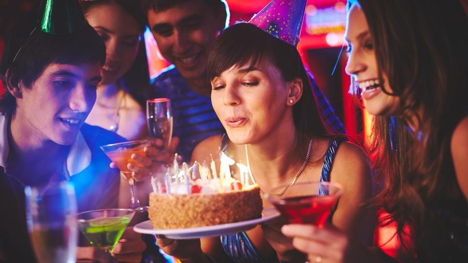 The Top It Cake Shield Lets You Blow Out Birthday Candles Without Spreading  Germs to All Your Party Guests