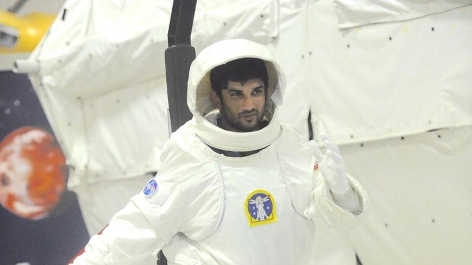 Sushant Singh Rajput gets trained at NASA for Chanda Mama Door Ke and the  pics are out of this world | Bollywood - Hindustan Times
