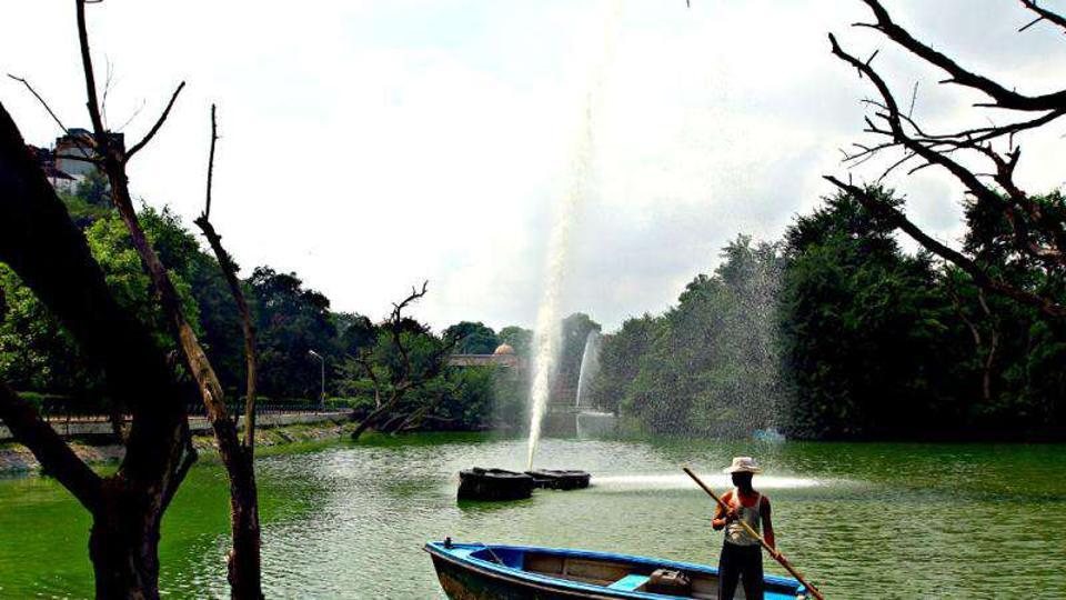 Dying Hauz Khas lake to get a new lease of life | Hindustan Times