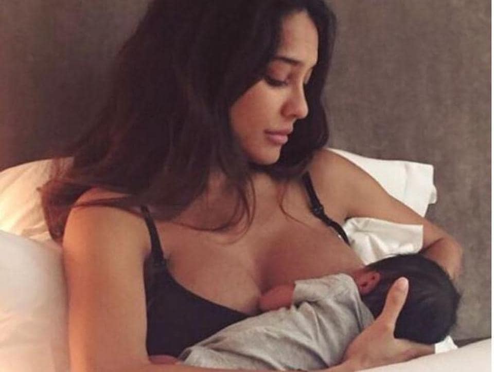 Sex Lisa Haydon Video - Lisa Haydon posts breastfeeding pic with son, shares important message |  Bollywood - Hindustan Times