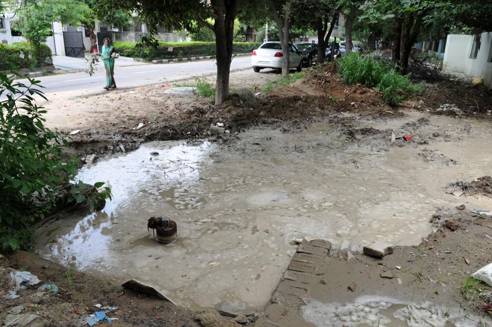 Gurgaon Water pipeline damaged, supply interrupted in sector 15