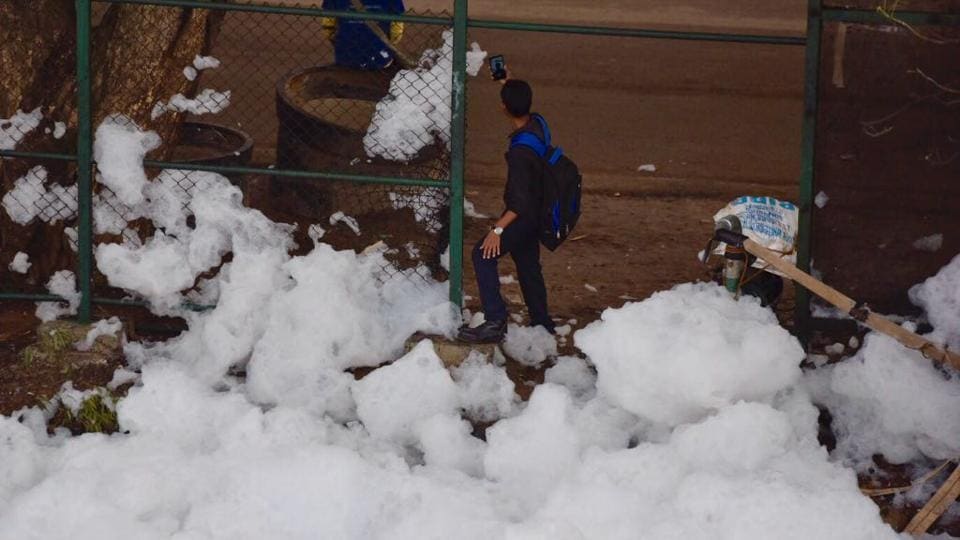 Toxic foam spewing out of one of Bengaluru’s lakes (Arijit Sen/HT Photo: 2017) Toxic foam spewing out of one of Bengaluru’s lakes (Arijit Sen/HT Photo: 2017)