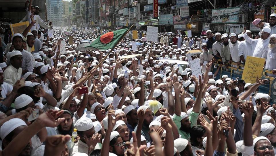 20,000 Islamist Hardliners March In Bangladesh In Protest Of Rohingya ...