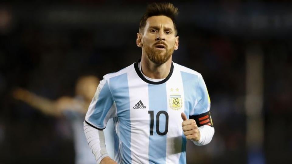 Lionel Messi’s Argentina arrive in Ecuador for deciding FIFA World Cup ...