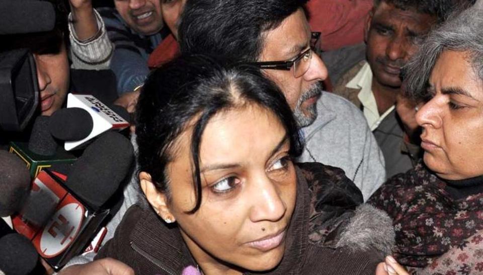 ‘he Hugged Me Burst Into Tears Rajesh And Nupur Talwar Break Down In Jail After Acquittal In 