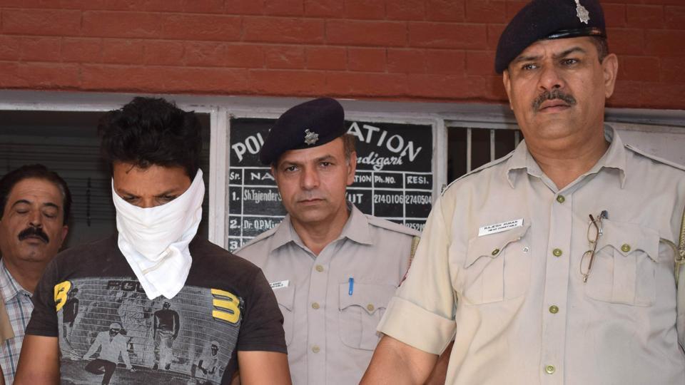 Accused in 125 cases, serial snatcher arrested in Chandigarh ...