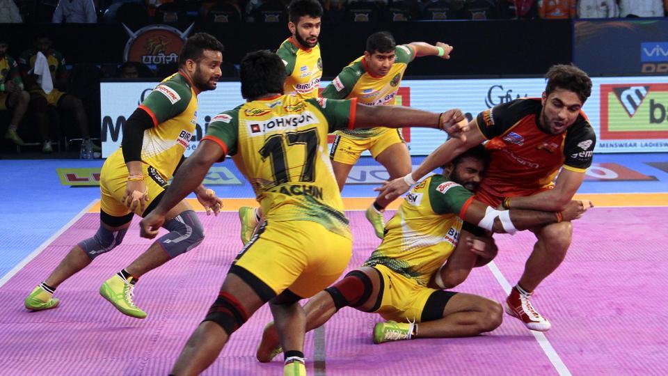 Record favours Patna Pirates, while form favours Bengaluru Bulls in Match 42