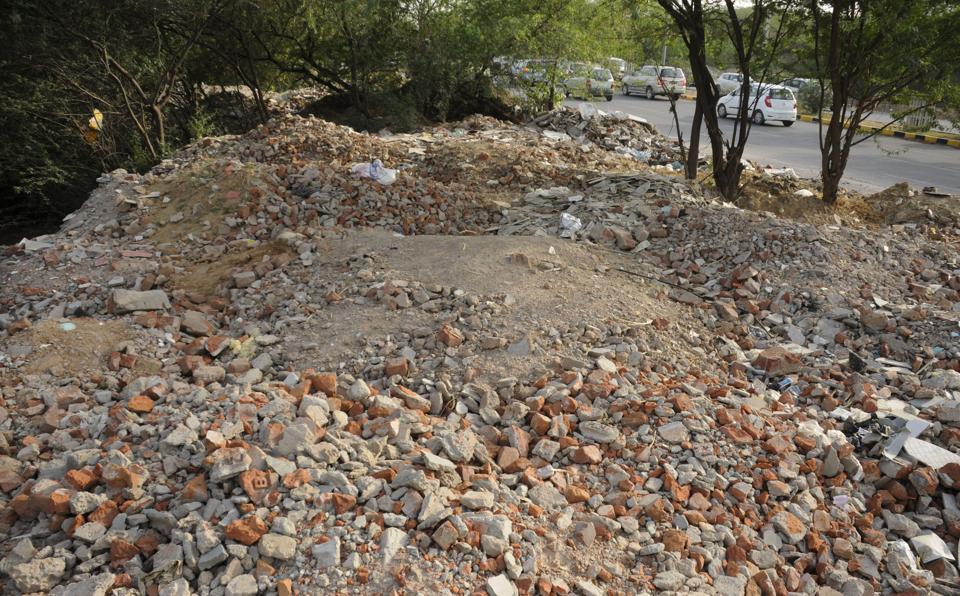 Delhi currently has 257 designated collection centres for C&D waste, spread across the jurisdiction of three local bodies. (Parveen Kumar/HT PHOTO) Delhi currently has 257 designated collection centres for C&D waste, spread across the jurisdiction of three local bodies. (Parveen Kumar/HT PHOTO)