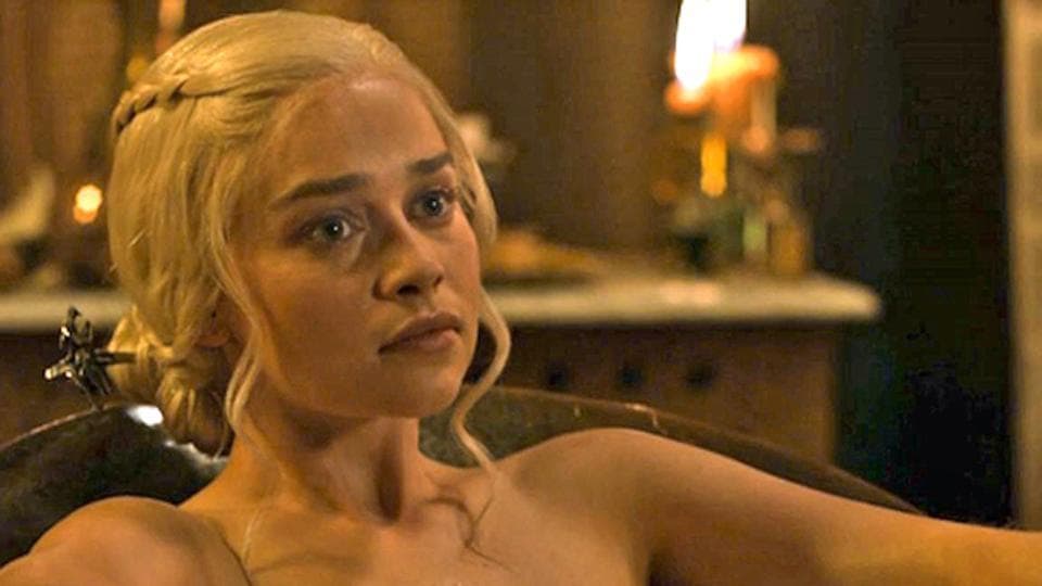 Emilia Clarke Porn - Emilia Clarke is tired of hearing people say 'all the porn sites are down  because of Game of Thrones' | Hindustan Times
